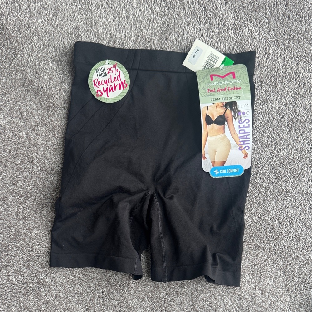 Maidenform seamless short
